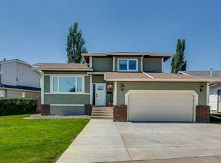 129 E Duncan Cres, Red Deer, AB T4R1W3