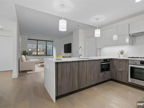 9 Avenue At Port Imperial #823, West New York, NJ 07093