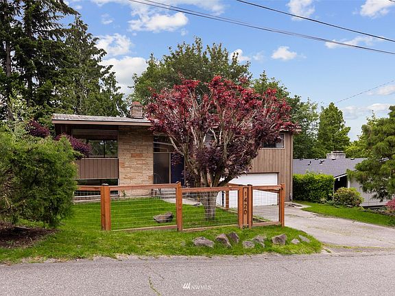 2nd image of 1420 NE Brockman Pl