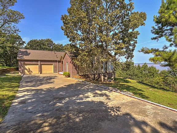 3rd image of 2521 W Lakeshore Dr