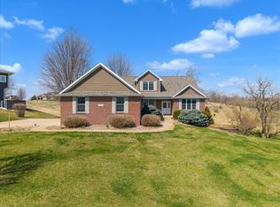 27090 238th St, Le Claire, IA 52753