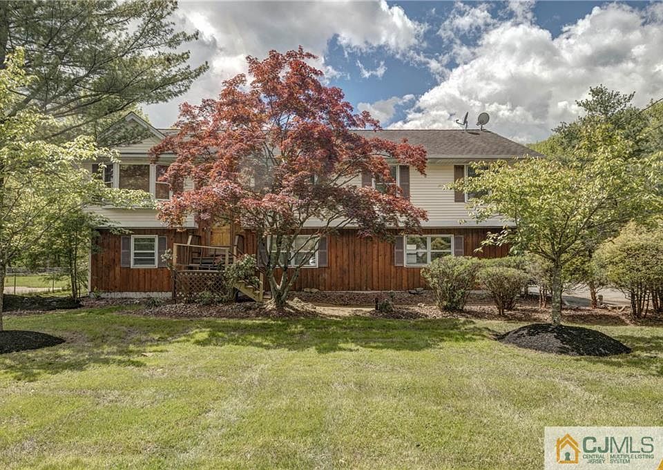 99 Finnegans Ln, Kendall Park, NJ 08824 Zillow