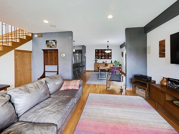 4th image of 4831 W Winnemac Ave