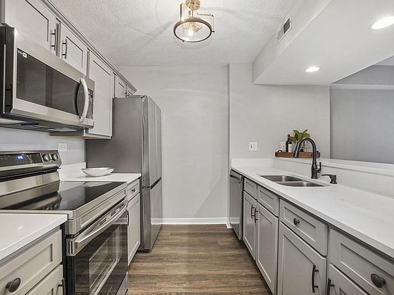 3rd image of 509 Aurora Ave Unit 316
