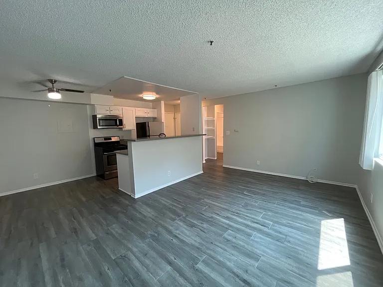 700 S. Berendo Ave — Photo 43