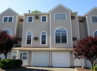 350 Bristol Street Ext APT D8, Waterbury, CT 06708