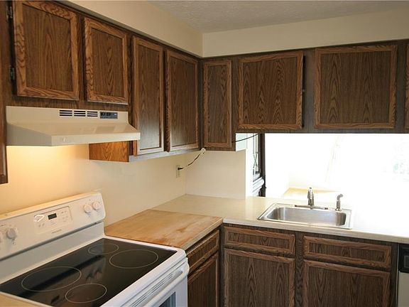 3rd image of 3238 Sherwood Dr