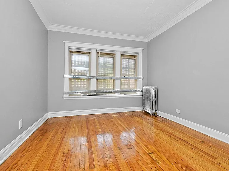 7556-58 S. Calumet Ave. / 320-28 E 76th St. — Photo 37