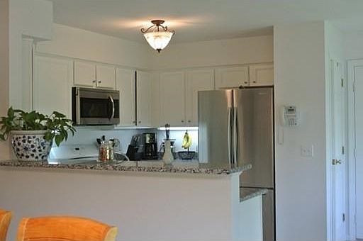 4th image of 9 Laurelwood Cir