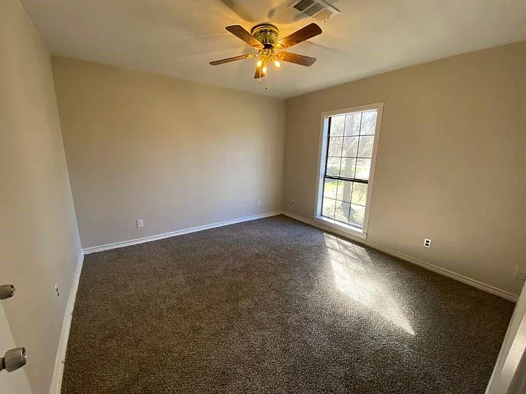 201 Ferguson Dr — Photo 11