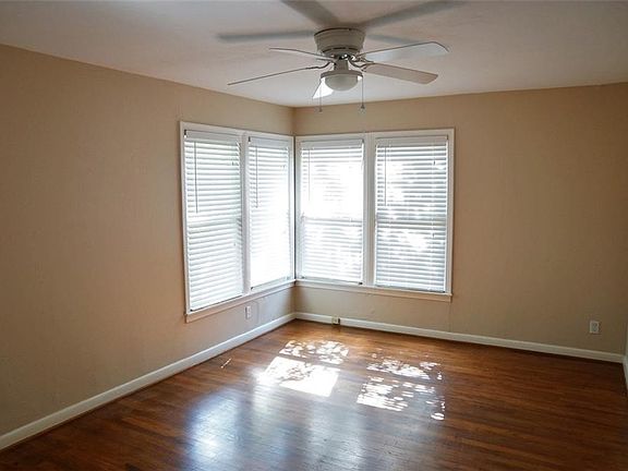 3rd image of 5000 Lynndale Dr APT A
