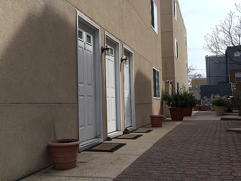 1034 Federal St #6 — Photo 2