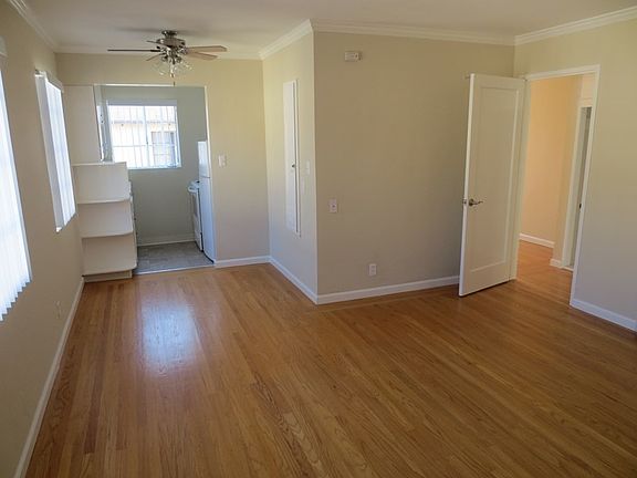 2nd image of 2267 Williams St