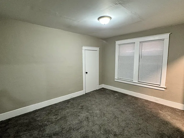 919 N Willett St — Photo 19