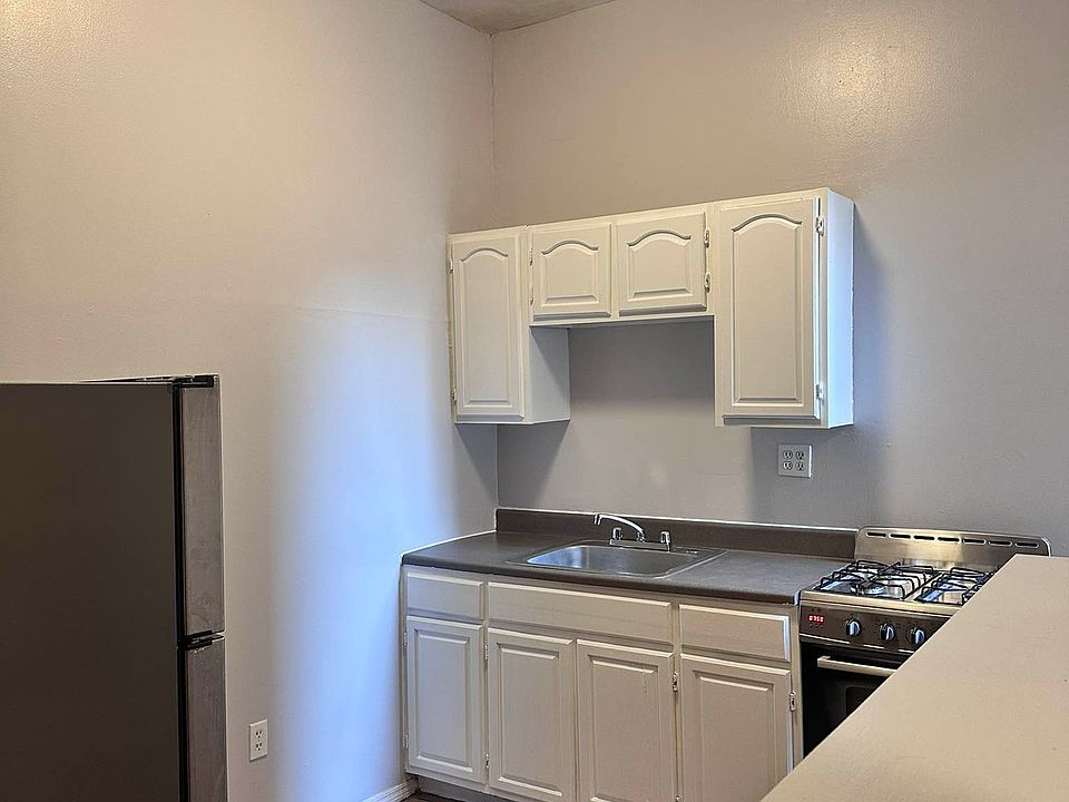 1st image of 807 9th Ave APT 2C