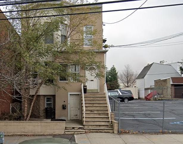1st image of 3216 Kennedy Blvd #2