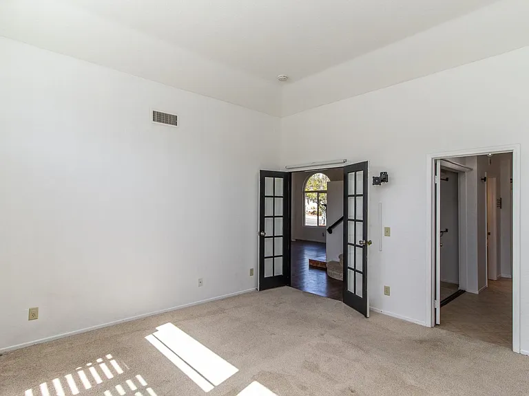 1821 Avenida Segovia — Photo 13