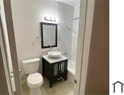 1520 S Casino Center Blvd #7 — Photo 10