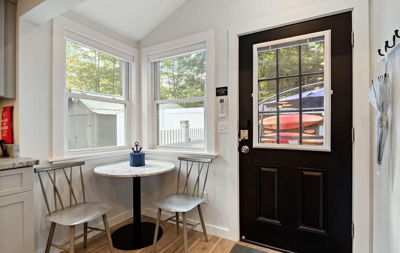 2 bed, 796 sqft, $2,100 — Photo 2