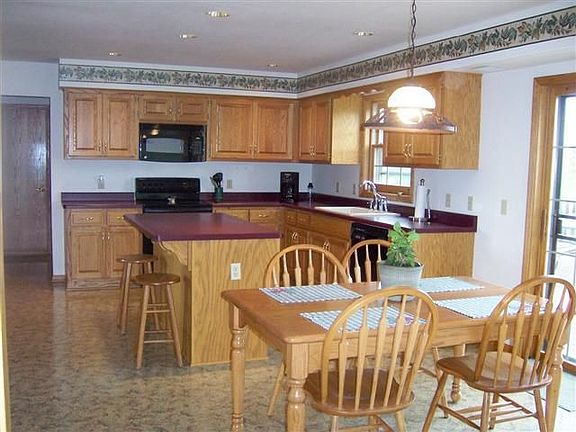 Large, Sunny Kitchen