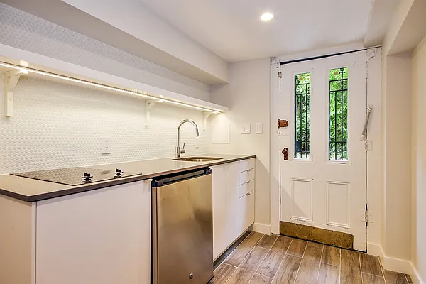 Rented by Corcoran | media 31