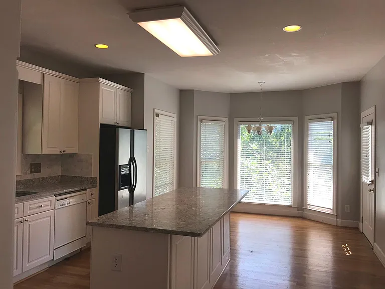 5050 Eagle Crest Rd — Photo 11