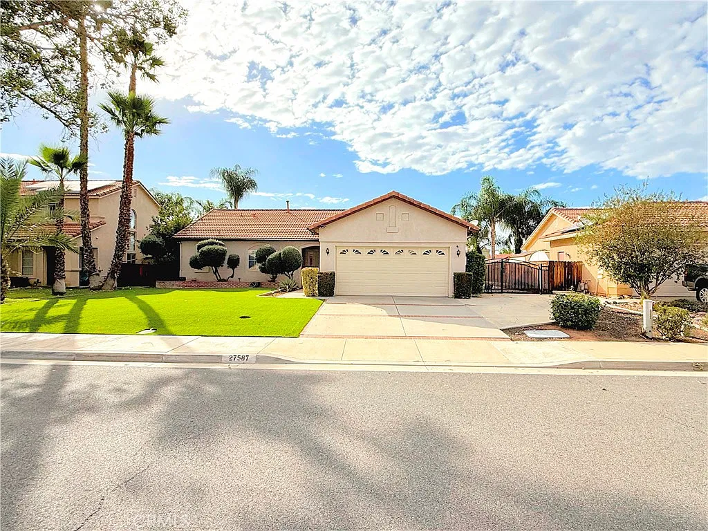 3 bed, 1732 sqft, $3,400 — Photo 1