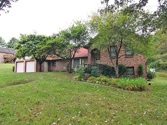 4th image of 3418 Julie Dr