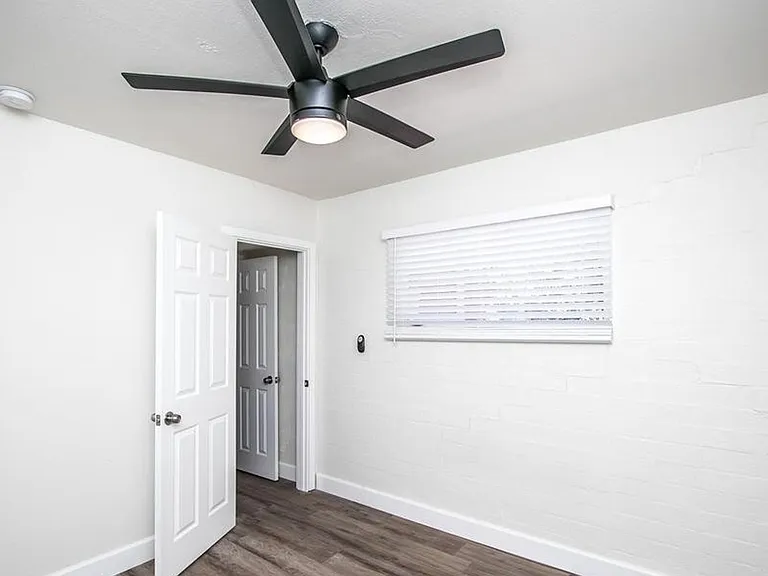 425 N 17th Dr #2-B — Photo 4