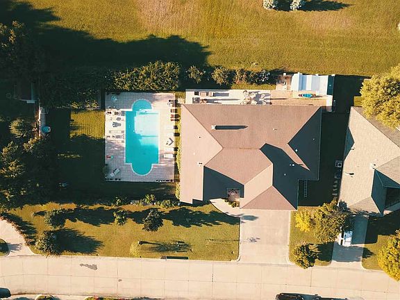 4th image of 3536 Northlake Ln