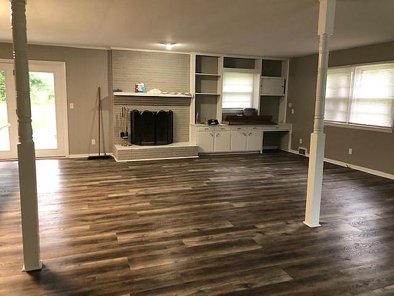 2nd image of 115 Woods Dr #201