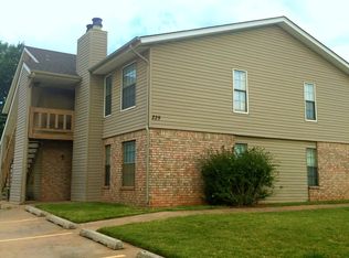 229 Chalmette Dr APT D, Norman, OK 73071