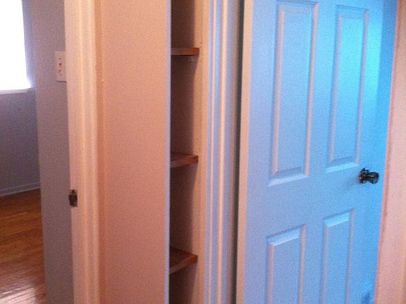5th image of 157 Floralea Pl