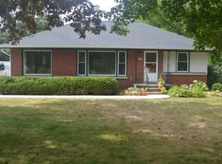 7613 N Bell Rd, Fox Pt, WI 53217