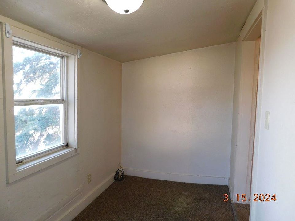 802 E 6th St North Platte NE Zillow