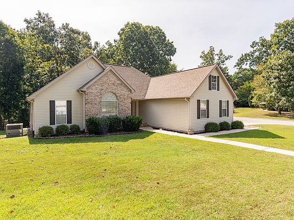3rd image of 6520 Sawtooth Dr