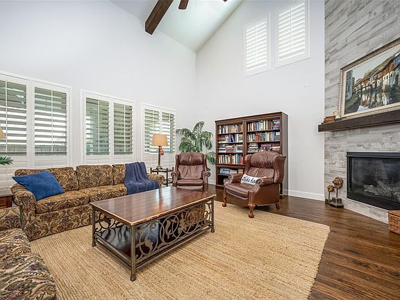 2nd image of 1759 Hunters Ln