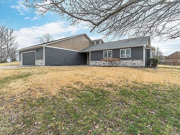 2nd image of 2605 Wedgewood Dr