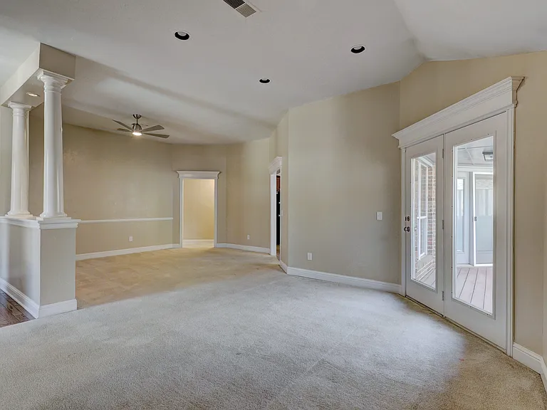 2104 Del Simmons Dr — Photo 11
