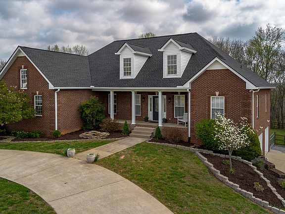 2nd image of 2060 Hickory Dr
