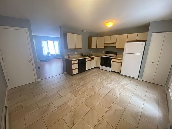 5th image of 1140 Eastman Rd #9