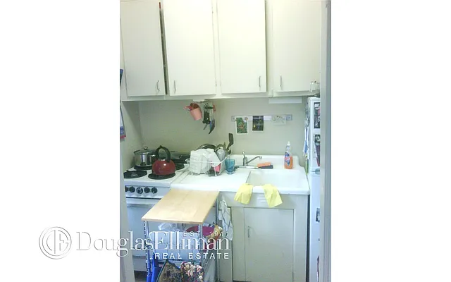 Rented by Douglas Elliman | media 51