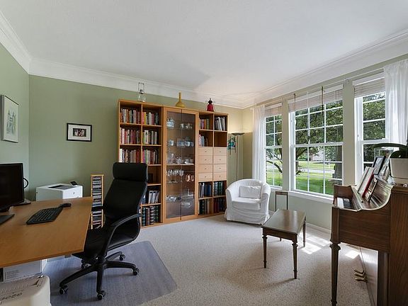 4th image of 3024 Darien Ln