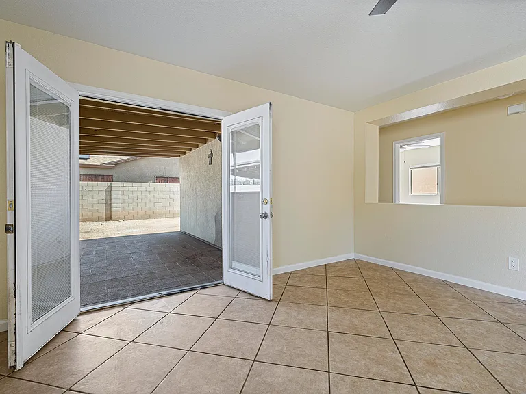 1596 W Carey Belle Ct — Photo 8