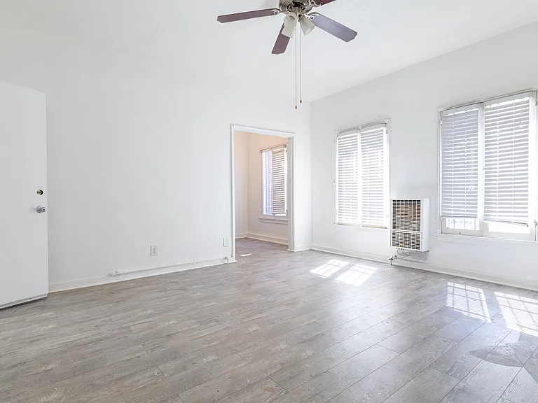 3048 W 12th Street — Photo 40