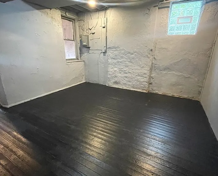 221 Orchard Pl — Photo 2