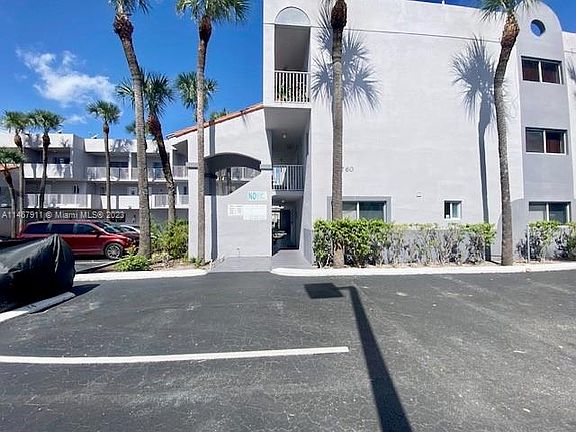 4th image of 2760 W 76th St APT 205