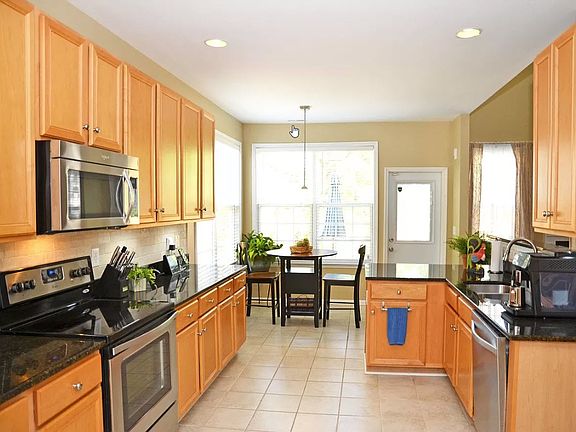 4th image of 5625 Apalachicula Dr