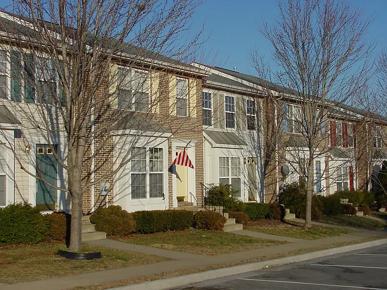 310 Chatham Sq — Photo 1