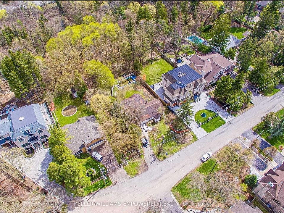 2nd image of 51 Sprucewood Dr